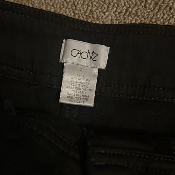 Cache Shorts - Picture 2 of 2